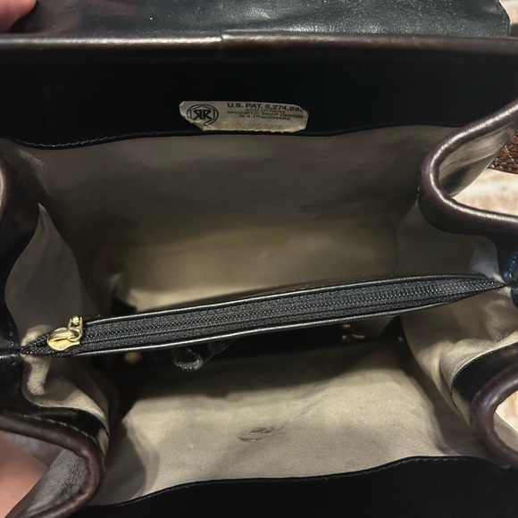 Vintage Brahmin Crocodile Embossed Crossbody Bag - Picture 8 of 15